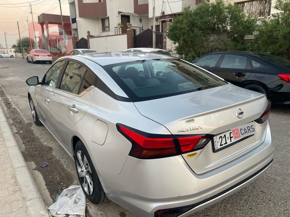 نیسان ئەلتیما